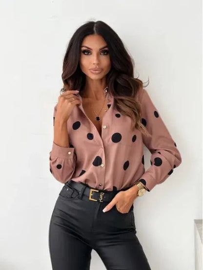 Luna - Prikkete bluse med knapper foran for den ultimate stilfulle looken