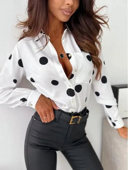 Luna - Prikkete bluse med knapper foran for den ultimate stilfulle looken