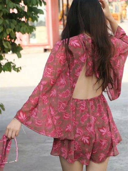 Victoria - Chic kimono-inspirert kjole med belte i midjen og klokkeermer