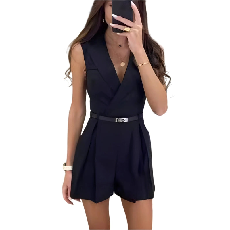 Camila - Ermeløs jumpsuit med V-hals og belte i midjen