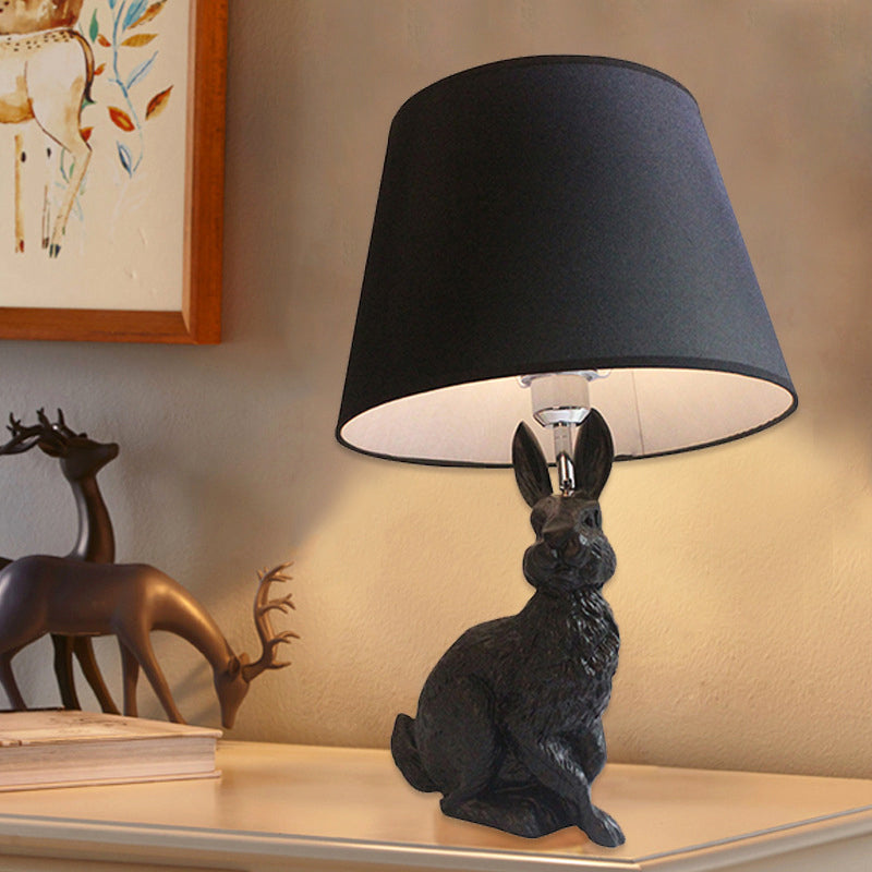 BunnyGlow - Bordlampe med bærbar konisk skjerm