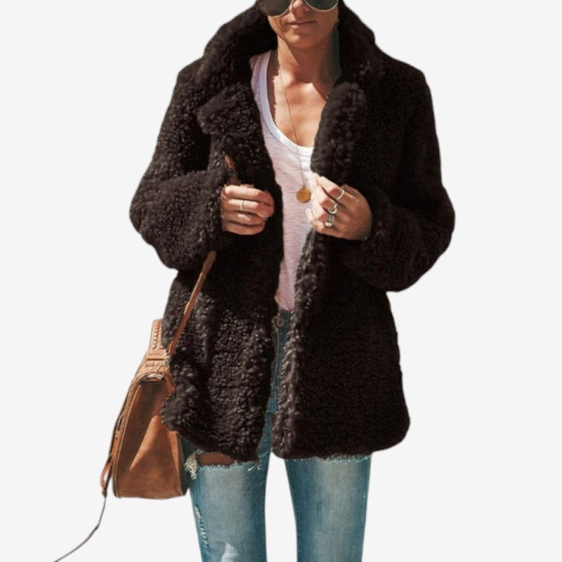 Velmora – Jakke med Slagkrage og Lange Ermer