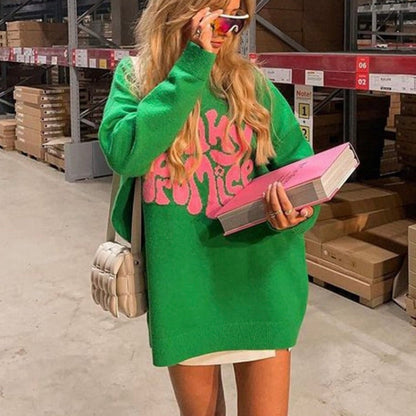 Selina – Langermet Mini Genserkjole med Rund Hals og Ribbedetaljer