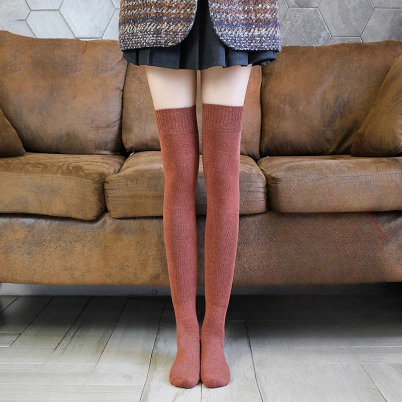 Isla – Lårlange Sokker med Sømløs Tå og Elastisk Kant