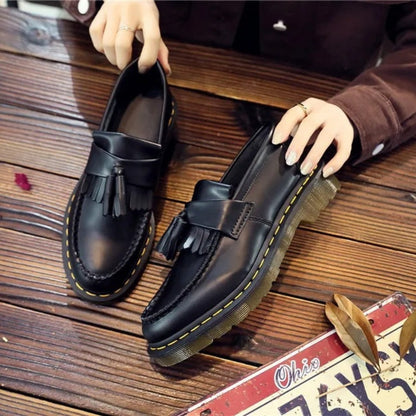 TasselEase – Tøfler med Dekorativ Duske