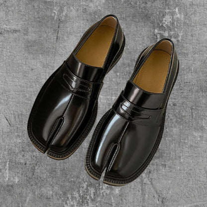 Frank – Sko med delt tå og tykk såle