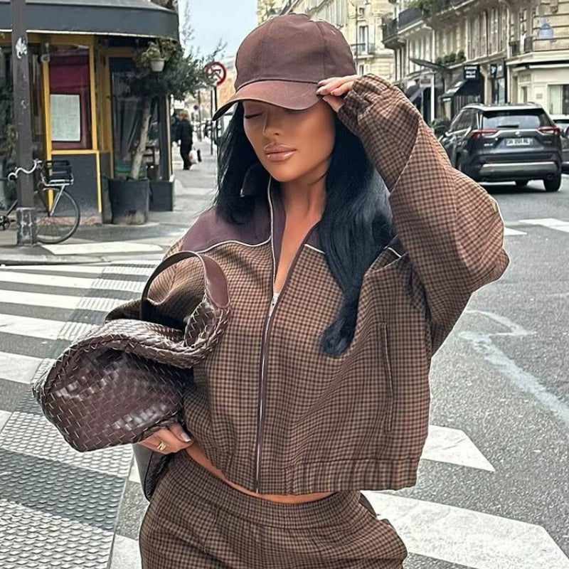 Mila – Jakke med Lange Ermer, Glidelås og Nedfellbar Krage