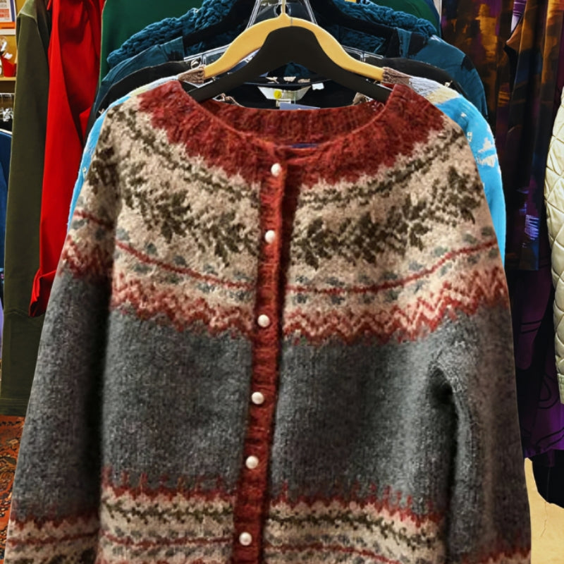 Emma – Langermet cardigan med rund hals og knapper