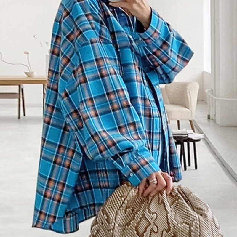 Kristin – Rutemønster skjorte med knappestolpe og lange ermer