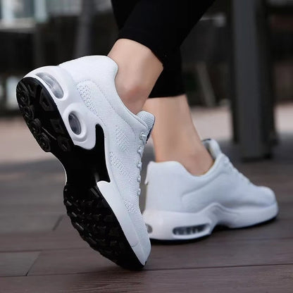 Maren – Rund Tå Snøresko med Pustende Design