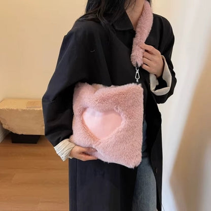 Ella – Håndveske med skulderrem og hjerte-detalj