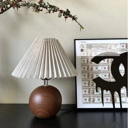 LumiFold – LED Bordlampe med Bredt Skjermdesign for Innendørsbelysning