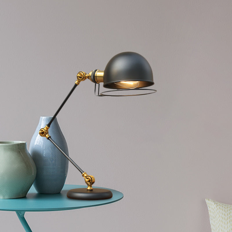 FlexiGlow – Bordlampe med svingarm og justerbart svingledd