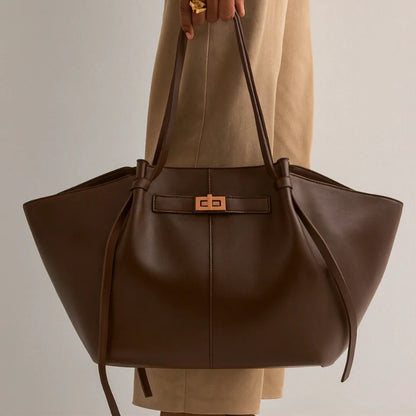 Renate – Håndveske med stor kapasitet og justerbar stropp