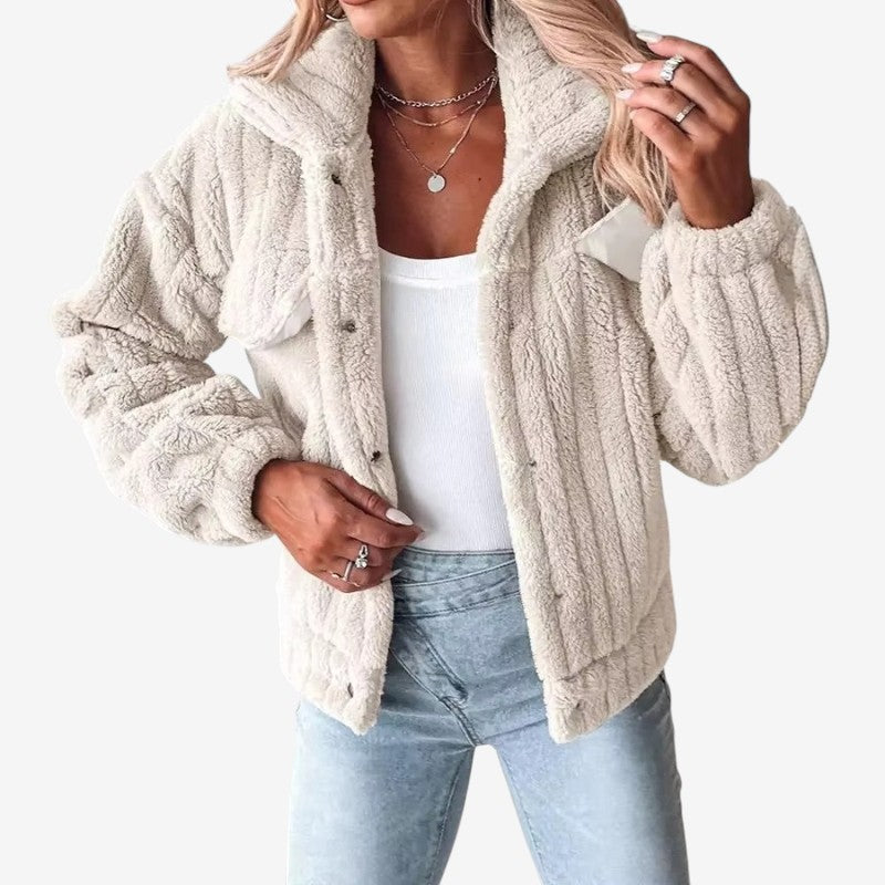 Vilde – Langermet Jakke med Knapper og Brystlommer