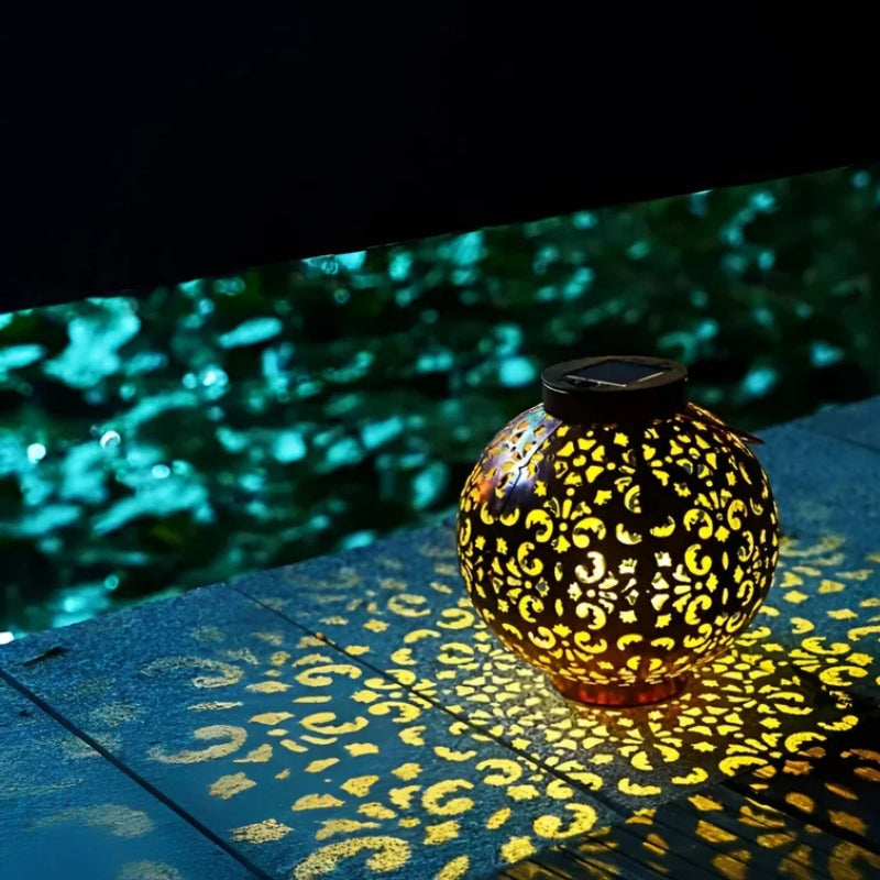 YardArt – Solcelledrevet Hagebelysning med Utskjæringsdesign