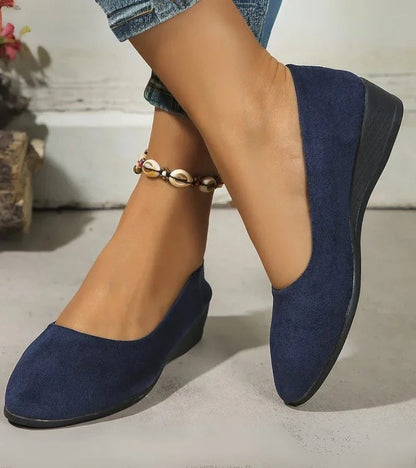 Nina - Loafers med kilehæl med myk finish og Raffinert design