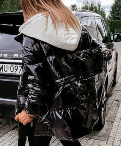 Hestia - Chic vanntett jakke med generøs hette