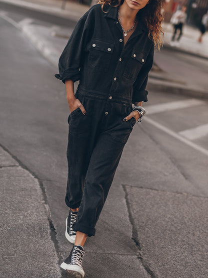 Freya - Avslappet passform front knapp jumpsuit med praktiske lommer