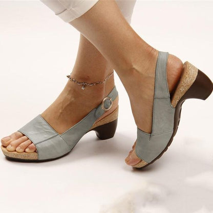 Lauren – Sandaler med justerbar spenne med Slingback Design