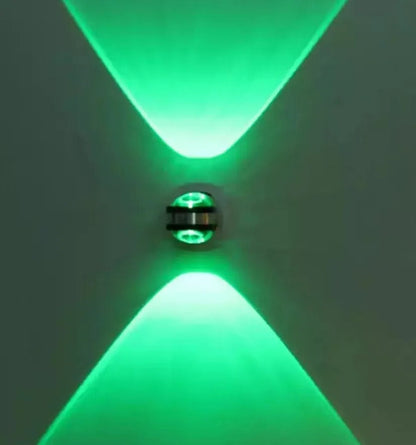 CrystalGlow - Luksuriøs LED-vegglampe i krystall for elegant interiør