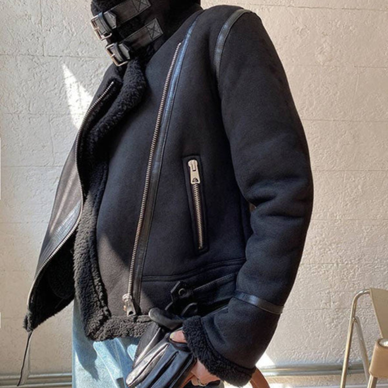 Julie – Jakke med lange ermer glidelåsbelte og jakkeslag