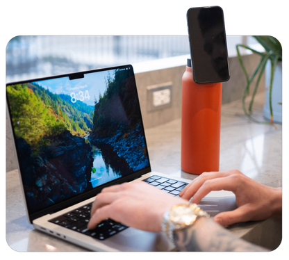 AquaGrip – Justerbar Flaskemontert Telefonholder med Portrettdesign