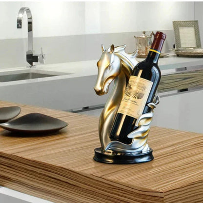 VinoSteed – Kompakt hesteformet vinstativ med flaskeholderdesign