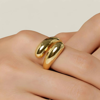 Sophia - Tidløs ring som kombinerer holdbarhet med minimalistisk eleganse