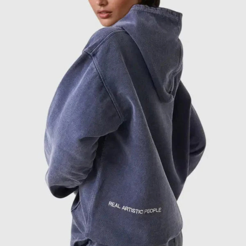 Eline – Langermet hettegenser med trykk og lommer