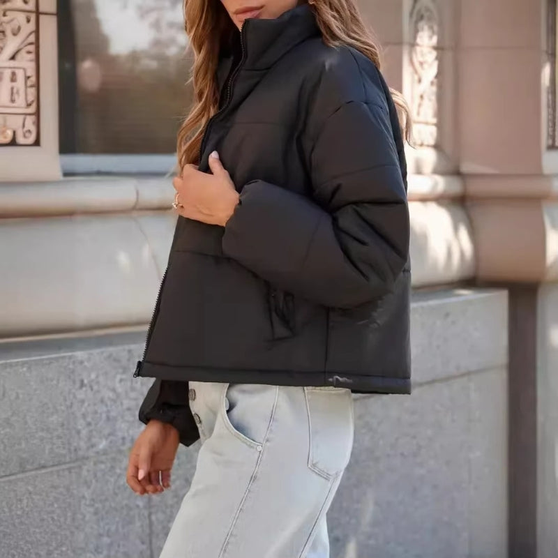 Naomi – Langermet Glidelåsjakke med Sidelommer