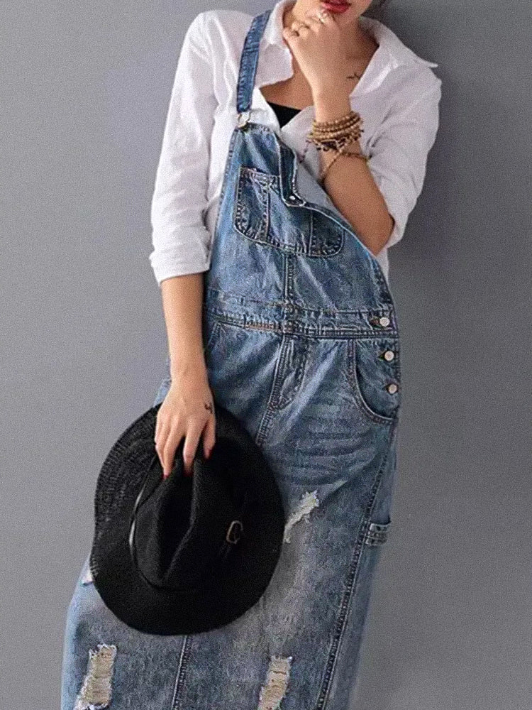 Luna - Denim overallkjole med ryggsplitt og distressed finish