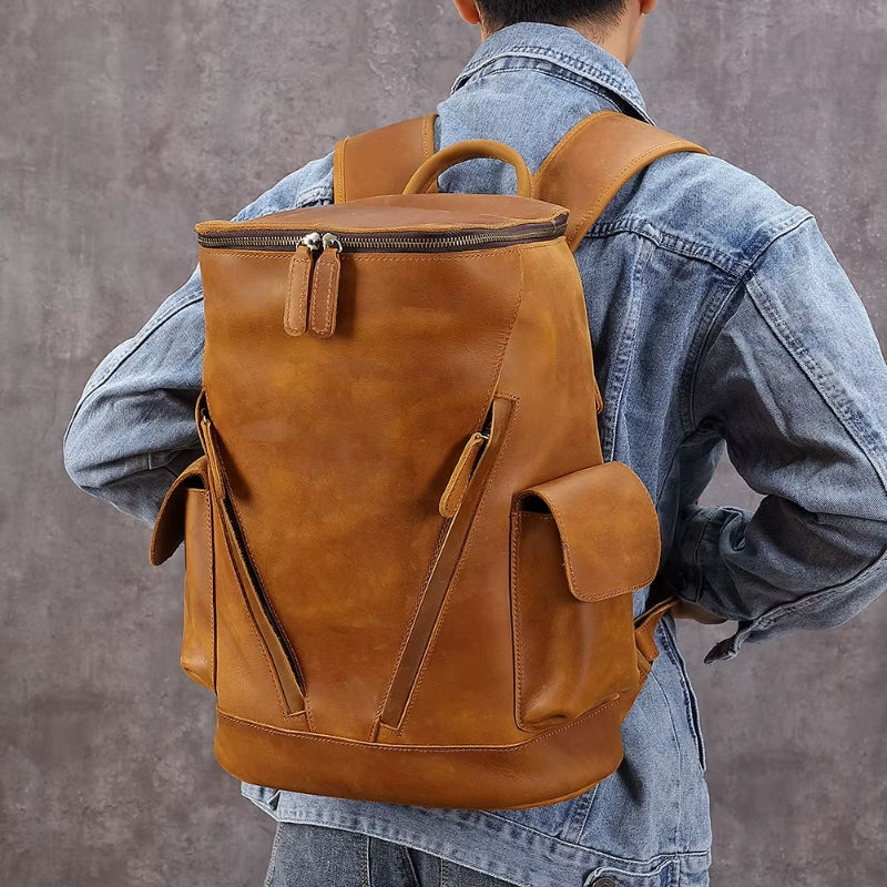 Marius – Ryggsekk med justerbare stropper og glidelåsrom