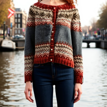 Emma – Langermet cardigan med rund hals og knapper