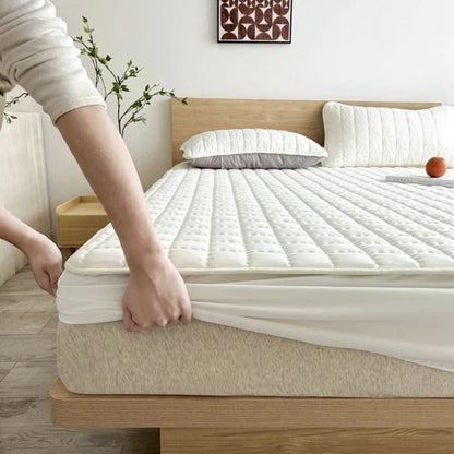 CozyRest – Madrassbeskytter med Quiltet Mønster