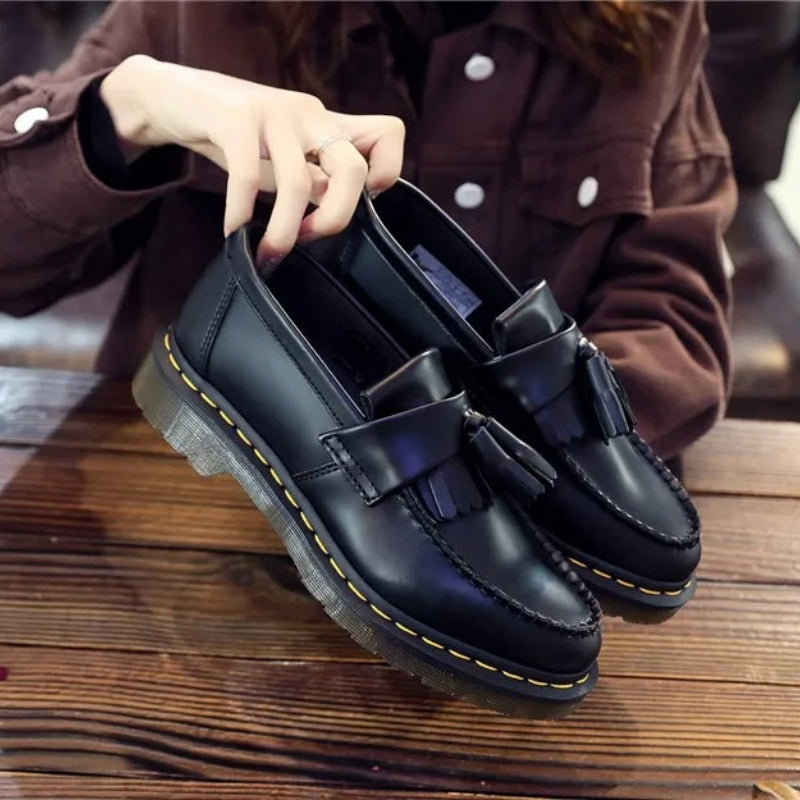 TasselEase – Tøfler med Dekorativ Duske