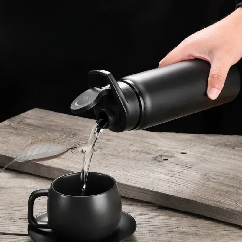 DrinkEase – Vanntank med Bøyd Bunn for Daglig Bruk