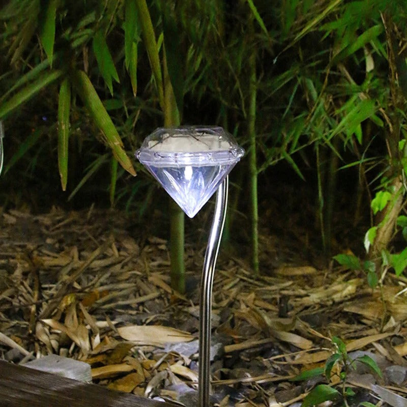 GleamStone - Solcelledrevne diamantlamper for en elegant utendørs belysning