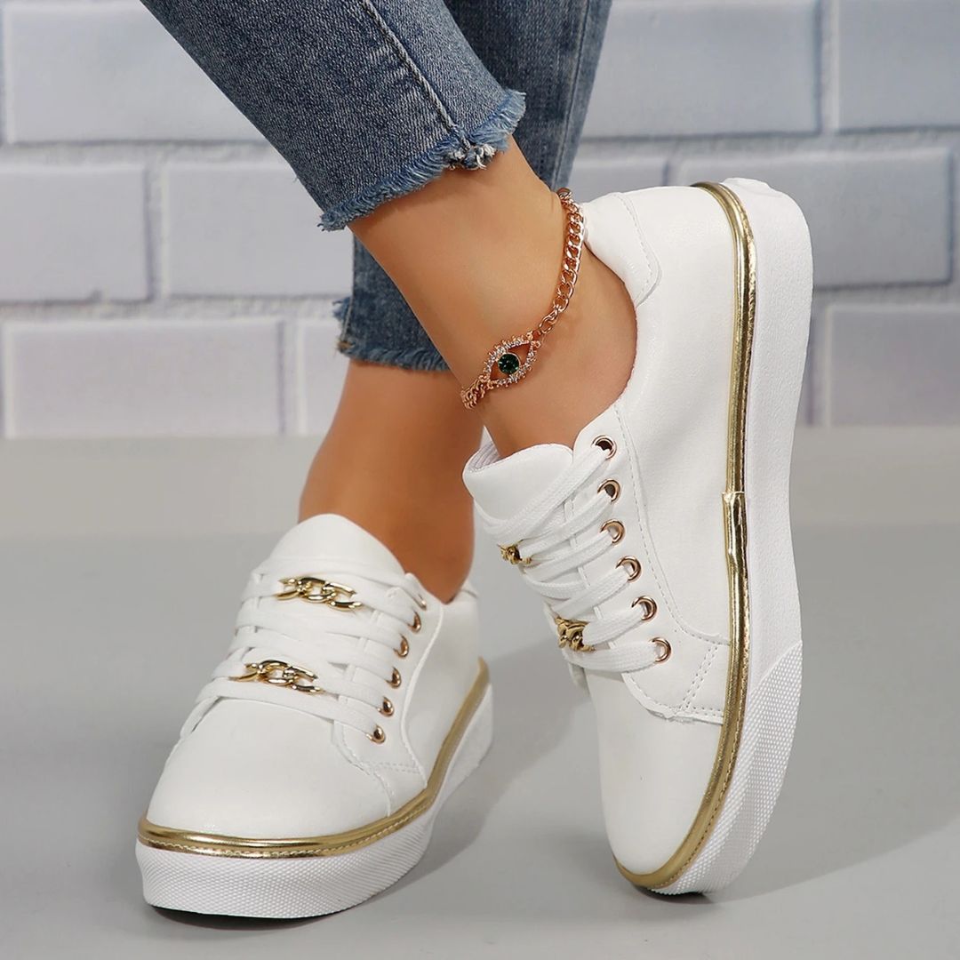 Aria - Casual Sneaker med Snøring og Polstret Fotseng