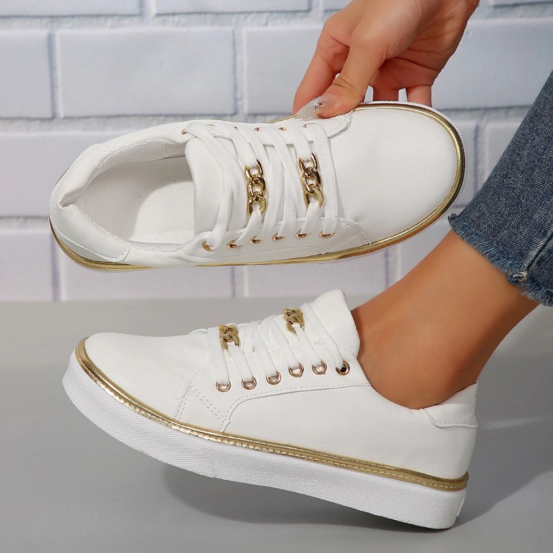 Aria - Casual Sneaker med Snøring og Polstret Fotseng