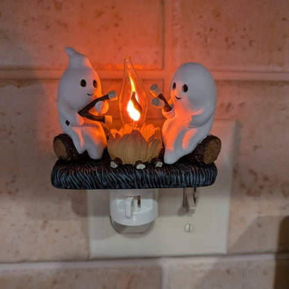 SpookyGlow - Spøkelseslampe med Leirbål Til Hjemsøkt Atmosfære