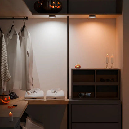 LumaEase – Trådløs LED-spotlight med fjernkontroll for enkel betjening