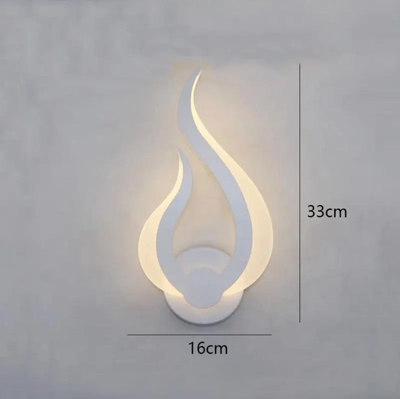 AuraGlow - LED-vegglampe med flammeinspirert design
