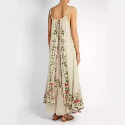 Naya - Modren Maxikjole med justerbare stropper og brodert kant