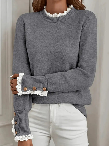 Maya - Genser med klassisk passform med volang i halsen og dekorative knapper