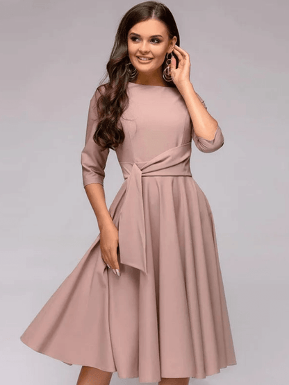 Samantha - A-line kjole med knyting i midjen og trekvart ermer