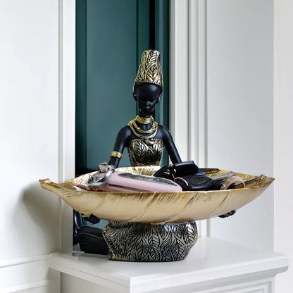 DeskMate - Dekorativ nøkkelholder med kunstnerisk design og kompakt konstruksjon