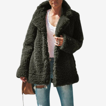 Velmora – Jakke med Slagkrage og Lange Ermer