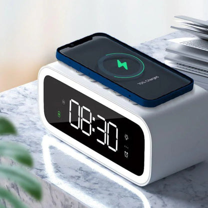 TimeEase – 2-i-1 vekkerklokke med trådløs lader og LED-skjerm
