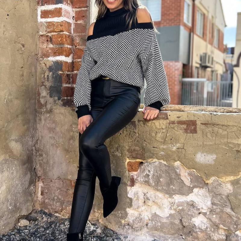 Lillan – Langermet genser med delte skuldre og rund hals